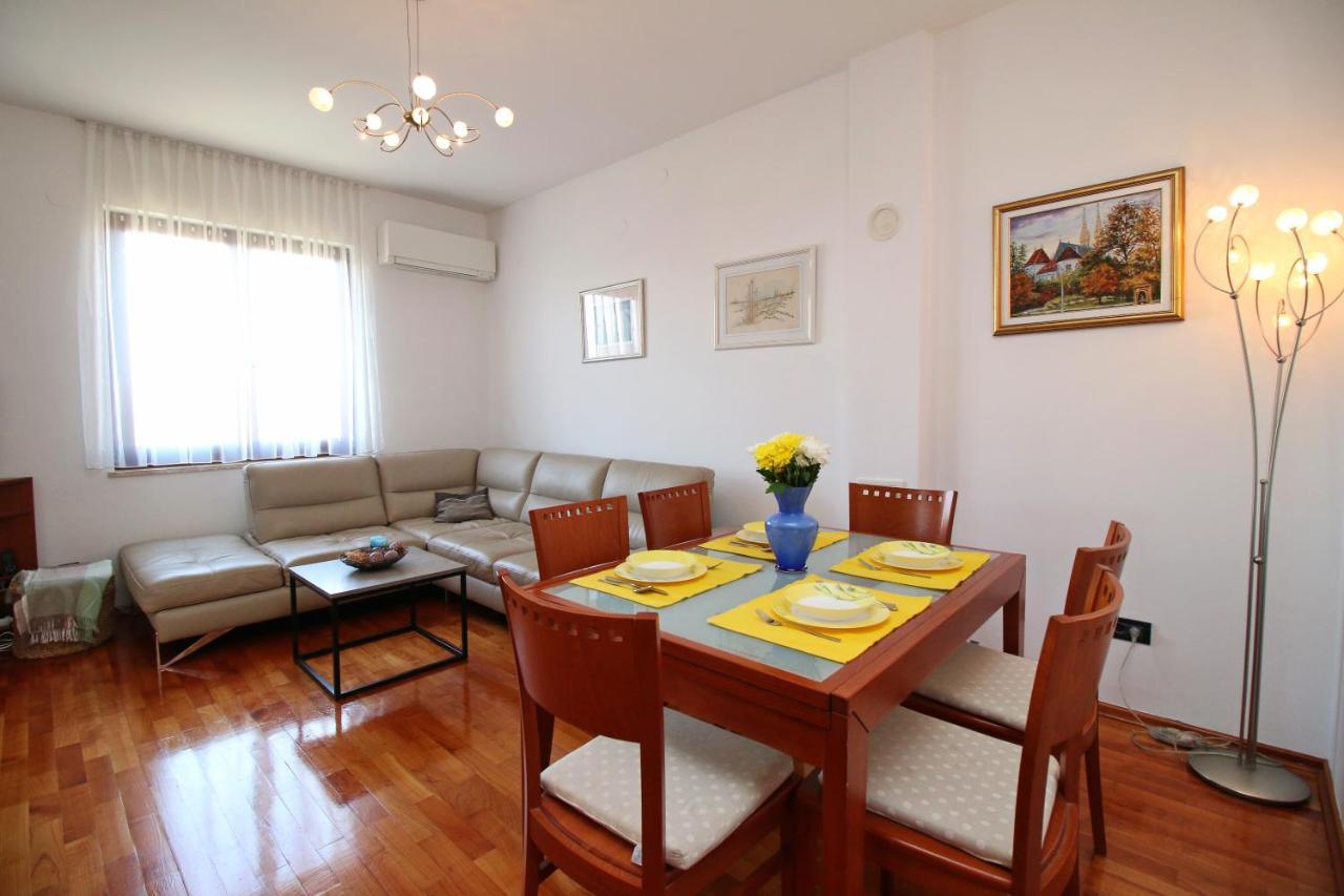 Polo apartments Rovigno Esterno foto